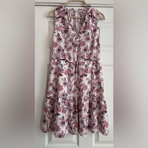 GAP Pink and White Floral Dress with adjustable string waistband. 🌸
